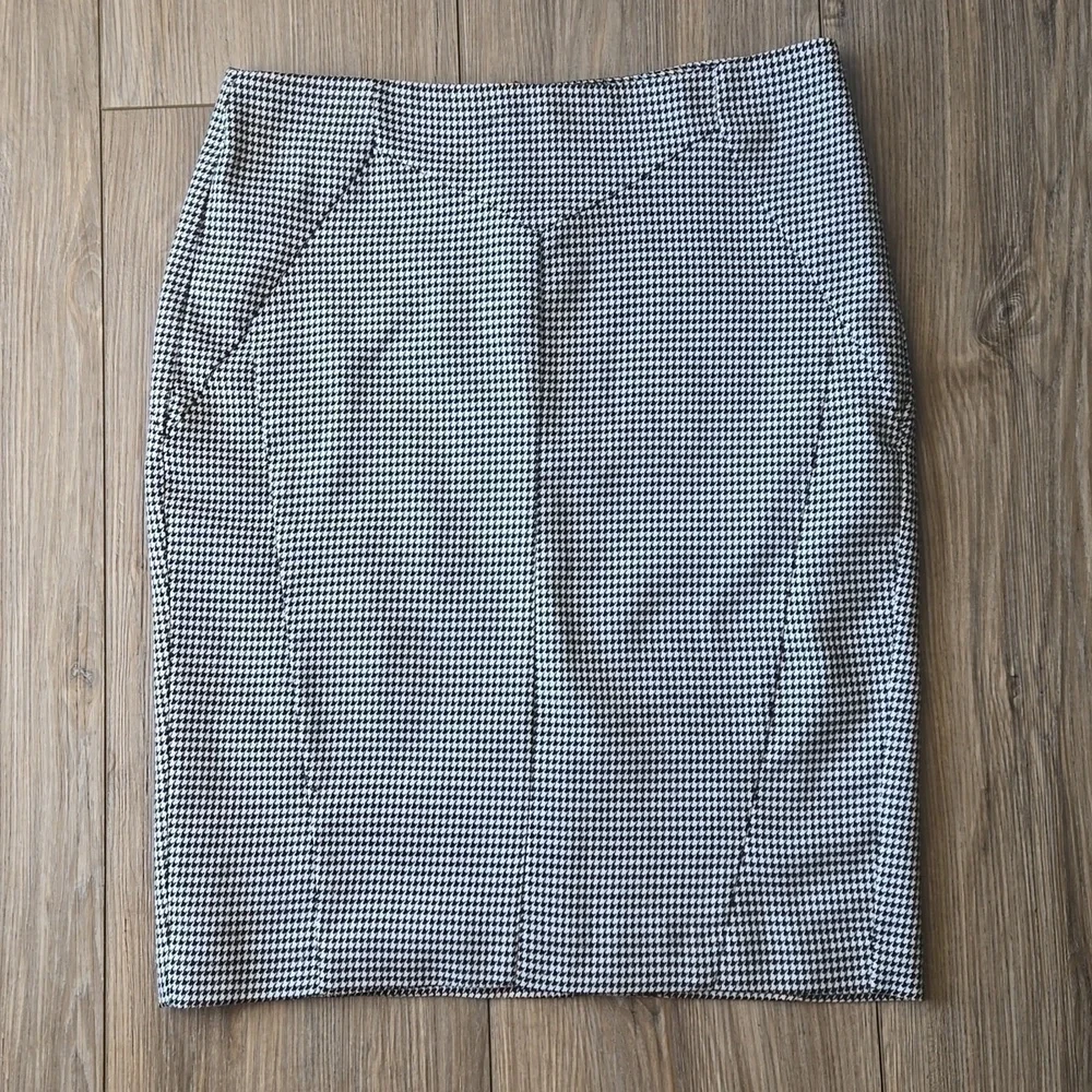 Worthington Houndstooth Pencil Skirt